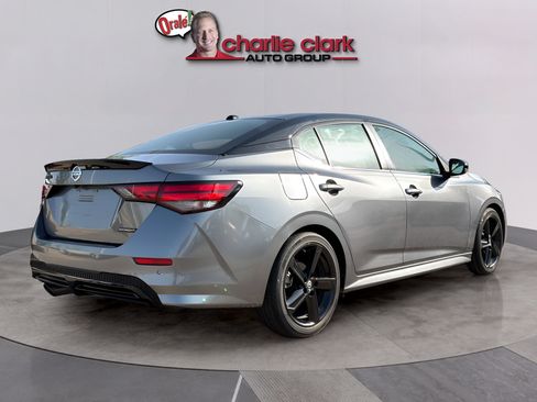 Certified 2023 Nissan Sentra SR w/ Midnight Edition Package FWD image 5