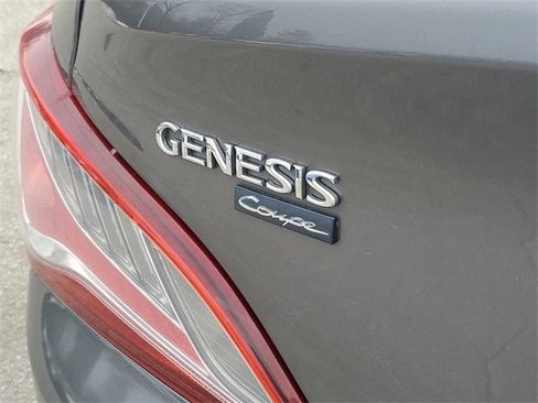 Used 2013 Hyundai Genesis 2.0T image 8