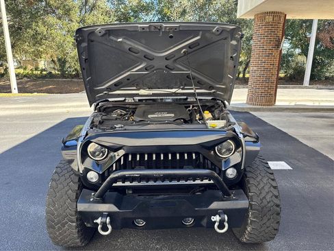 Used 2017 Jeep Wrangler Sport w/ Quick Order Package 24S AWD/4WD image 10