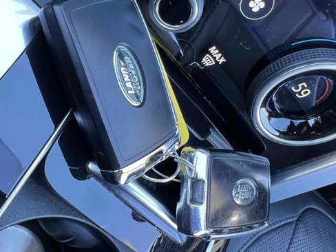 Used 2019 Land Rover Range Rover HSE image 10