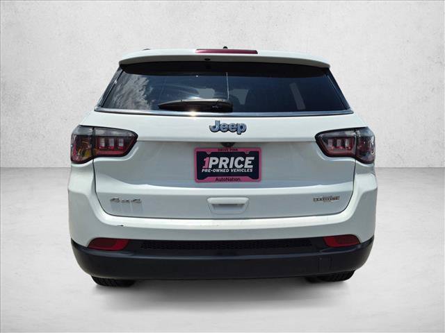 Used 2024 Jeep Compass Latitude AWD/4WD image 7