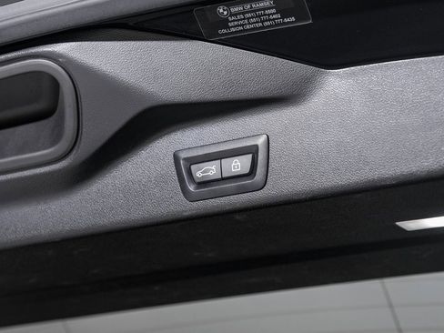 Used 2022 BMW X5 xDrive40i w/ Parking Assistance Package image 55