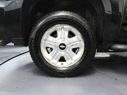 Used 2008 Chevrolet Suburban LT w/ LT Preferred Equipment Group image 16