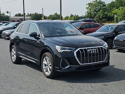 Certified 2025 Audi Q3 2.0T Premium w/ Convenience Package AWD/4WD image 1