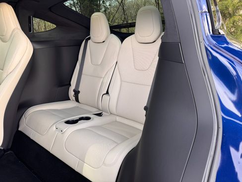 Used 2023 Tesla Model X image 52