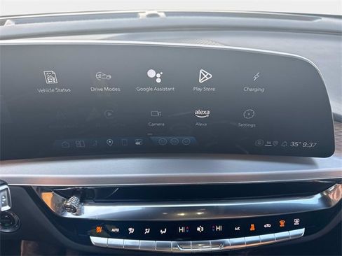 New 2025 Cadillac Lyriq Luxury image 15