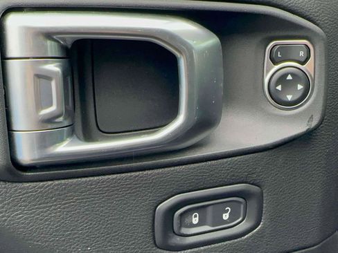 Used 2023 Jeep Wrangler Unlimited Sahara w/ Cold Weather Group image 14