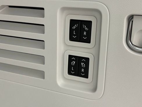 New 2026 Buick Enclave Avenir w/ Super Cruise Package image 13