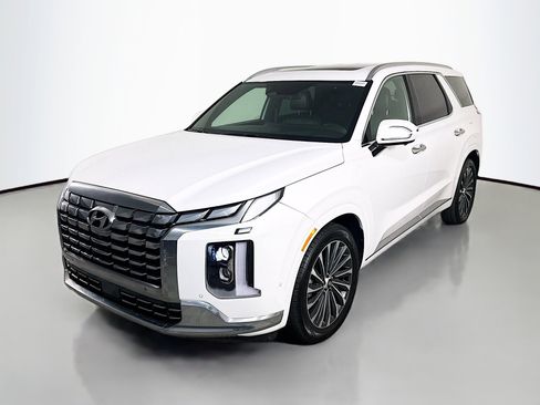 Used 2024 Hyundai Palisade Calligraphy image 4
