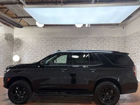 Used 2021 Chevrolet Tahoe Z71 w/ Z71 Signature Package AWD/4WD image 4