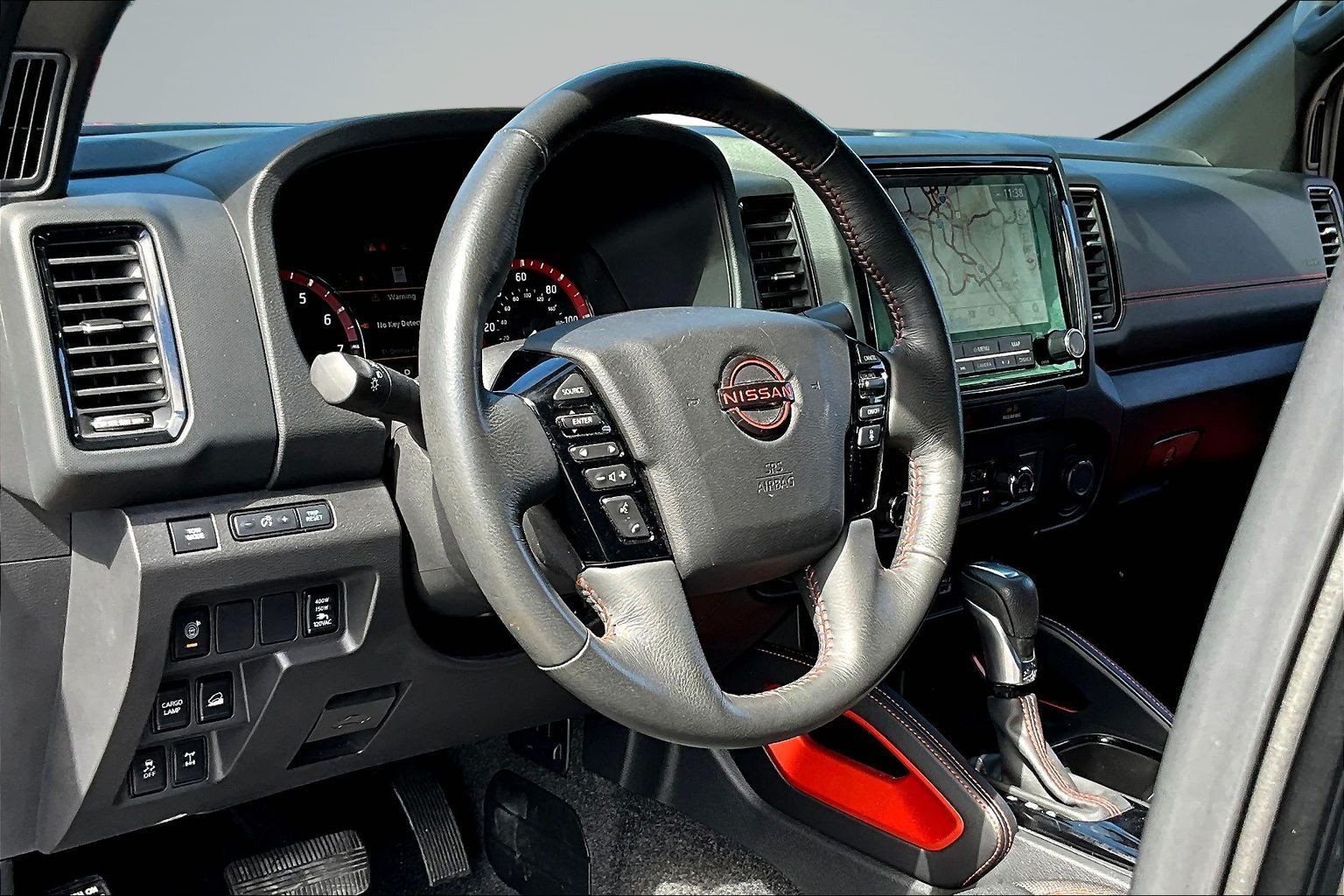 Used 2022 Nissan Frontier PRO-4X AWD/4WD image 14