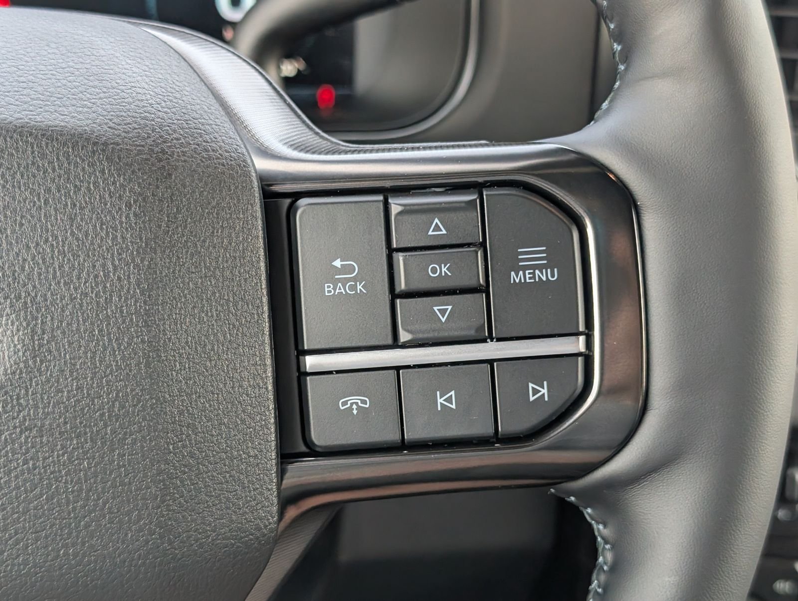 New 2026 Ford F250 Platinum w/ FX4 Off-Road Package AWD/4WD image 17