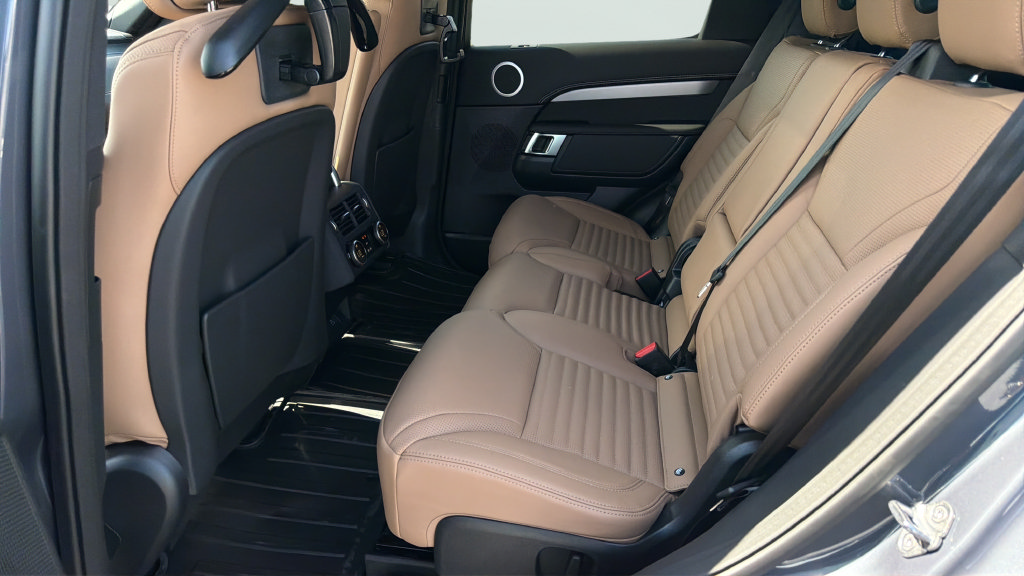 New 2026 Land Rover Discovery Dynamic SE AWD/4WD image 18