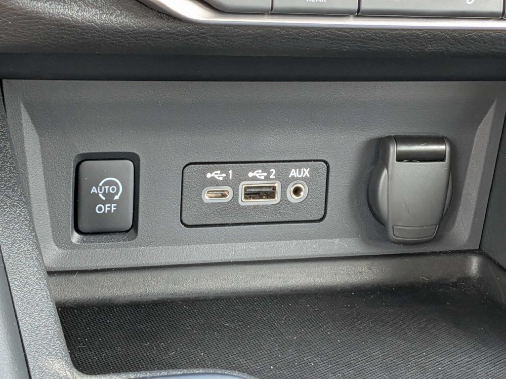 Used 2025 Nissan Sentra SR w/ SR Premium Package FWD image 24