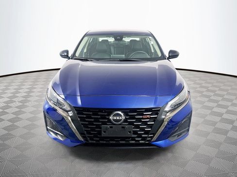 Used 2024 Nissan Altima 2.5 SR FWD image 2