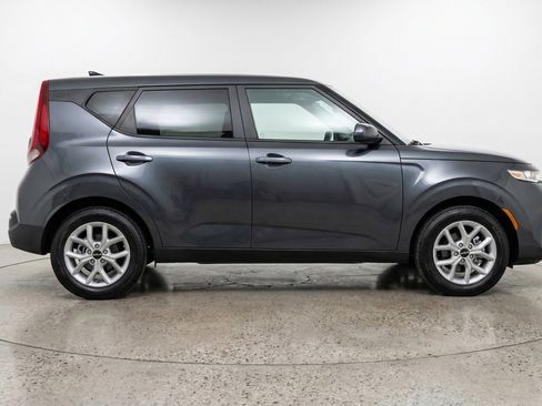 Used 2025 Kia Soul LX w/ LX Technology Package image 11