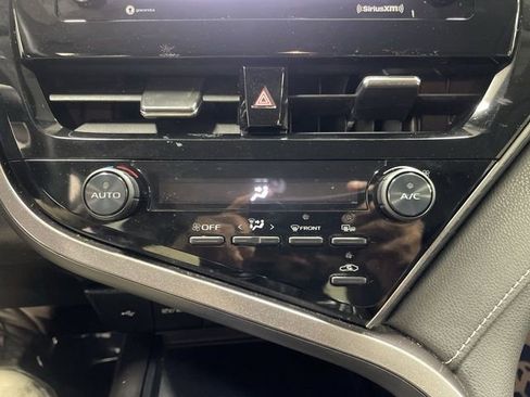 Used 2021 Toyota Camry SE w/ Convenience Package FWD image 19