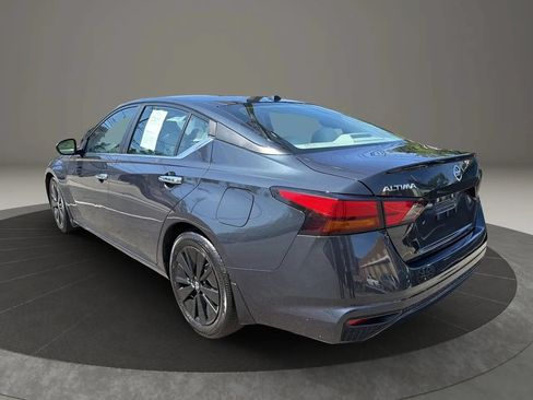 Used 2022 Nissan Altima 2.5 SV FWD image 7