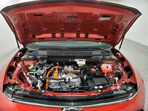 New 2025 Chevrolet Equinox EV RS image 9