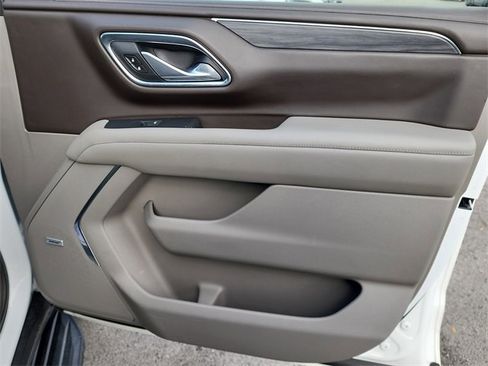 Used 2021 GMC Yukon SLT w/ Rear Media and Nav Package image 18