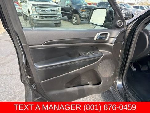 Used 2020 Jeep Grand Cherokee Laredo AWD/4WD image 22