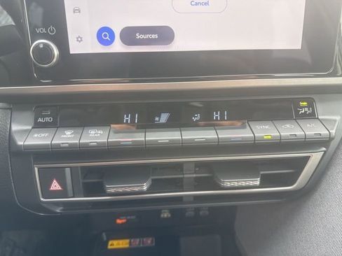 Used 2025 Toyota Camry LE image 30