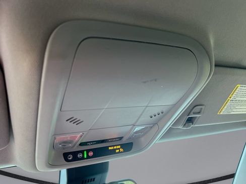 Used 2020 Chevrolet Equinox LS FWD image 24