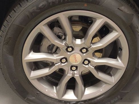 Used 2024 GMC Terrain SLT AWD/4WD image 31