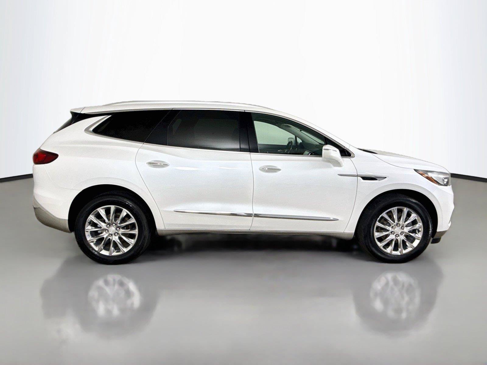 Used 2019 Buick Enclave Premium w/ Experience Buick Package AWD/4WD image 18