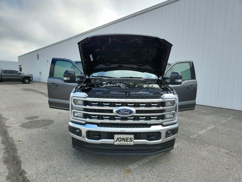 Used 2025 Ford F250 Lariat AWD/4WD image 13