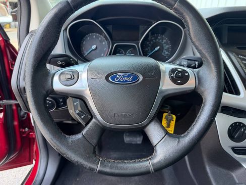Used 2014 Ford Focus SE w/ Equipment Group 201A FWD image 13