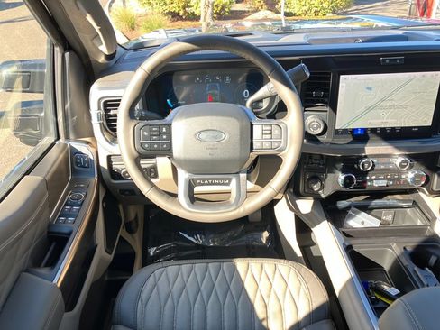 New 2026 Ford F250 Platinum w/ Platinum Plus Package AWD/4WD image 17