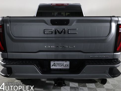 Used 2024 GMC Sierra 2500 Denali Ultimate image 6