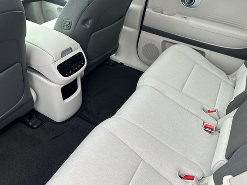 New 2026 Hyundai Ioniq 9 SE image 12