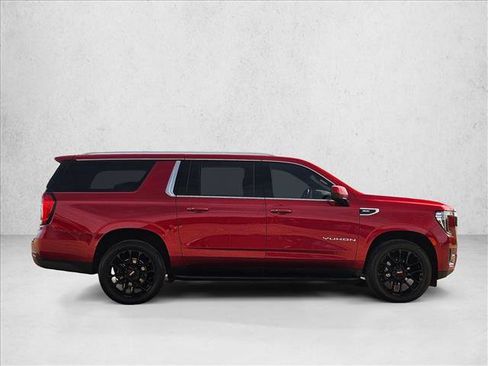Used 2022 GMC Yukon XL SLE RWD image 4