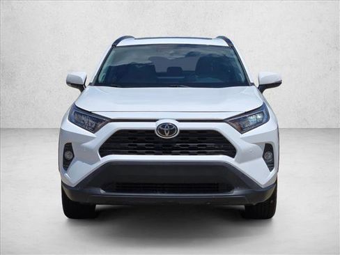 Used 2020 Toyota RAV4 XLE Premium FWD image 2