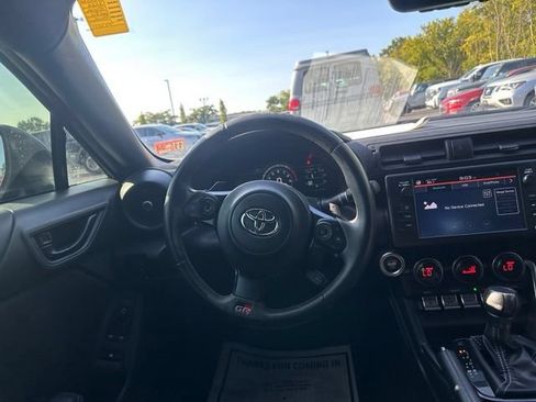 Used 2022 Toyota GR86 w/ ALL Weather Mat Package (TMS) RWD image 19