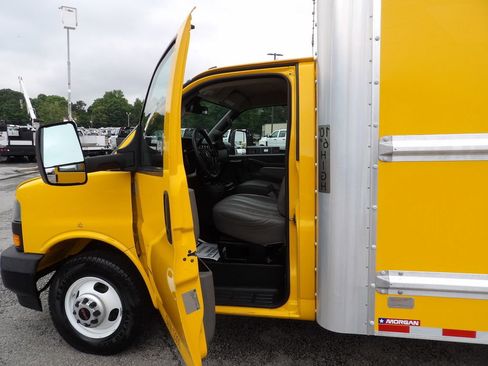 Used 2019 GMC Savana 3500 Extended w/ Driver Convenience Package image 13