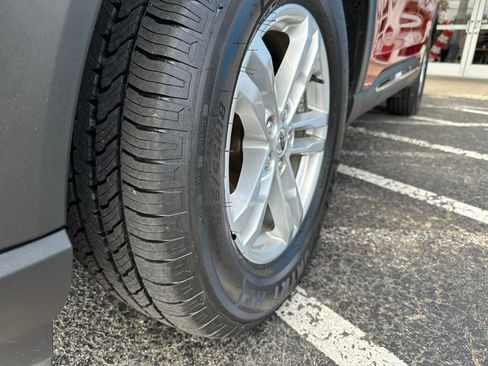 Used 2022 Ford Explorer XLT image 10