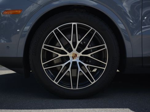 Certified 2026 Porsche Cayenne Coupe AWD/4WD image 38