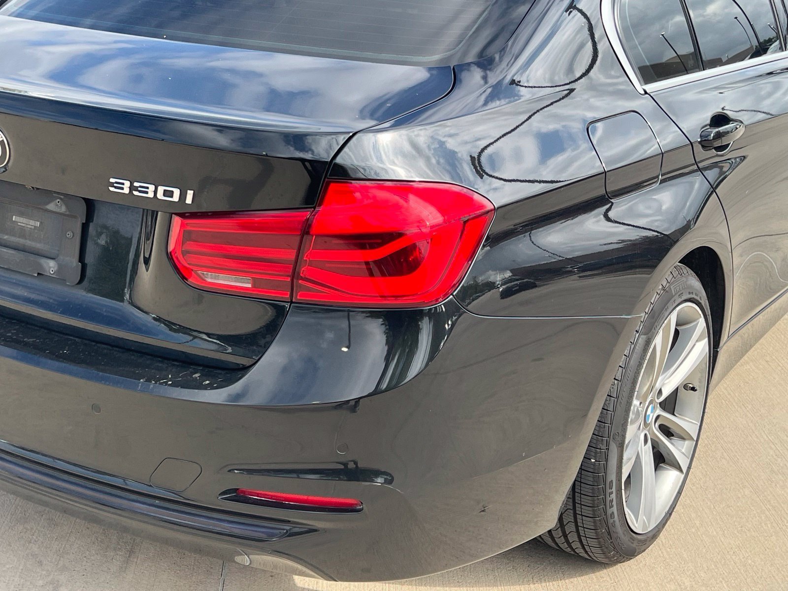 Used 2018 BMW 330i xDrive Sedan w/ Premium Package AWD/4WD image 13