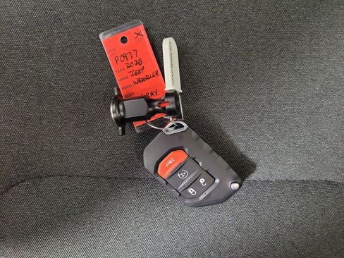 Used 2025 Jeep Wrangler Unlimited Sahara AWD/4WD image 27