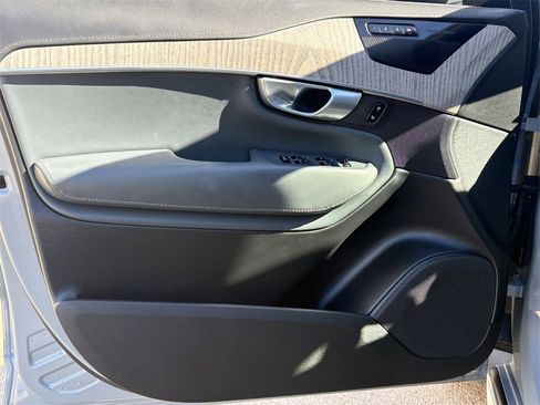 Used 2024 Volvo XC90 B6 Ultimate w/ Protection Package Premier image 8