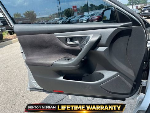 Used 2013 Nissan Altima 2.5 SV FWD image 11