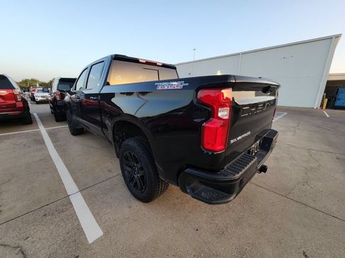Used 2025 Chevrolet Silverado 1500 LT Trail Boss w/ Convenience Package II AWD/4WD image 4