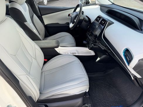 Used 2017 Toyota Prius Prime Plus w/ Preferred Accessory Package FWD image 15
