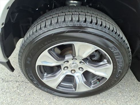 Used 2022 RAM 1500 Laramie AWD/4WD image 9