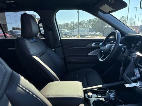 New 2026 Ford Explorer Platinum image 15