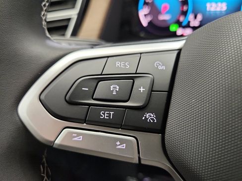 New 2026 Volkswagen Atlas SE FWD image 14