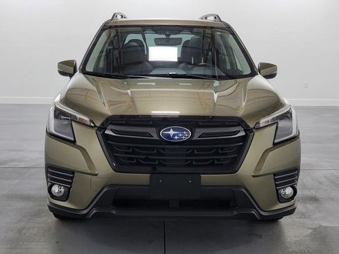 Used 2023 Subaru Forester Limited image 3